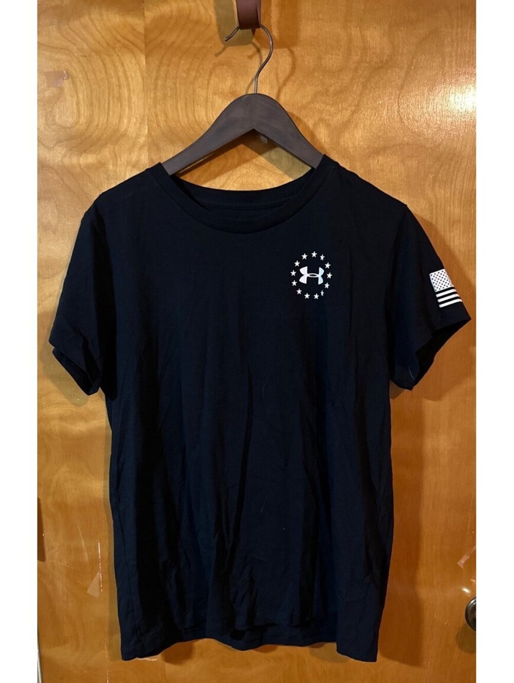 Under Armour black and white tshirt size large